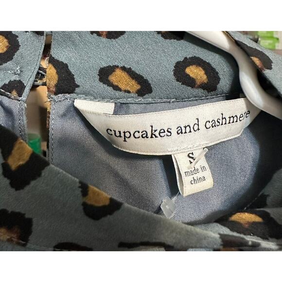 cupcakes and cashmere Sleeveless Animal Print Blue Jumper Size Small - Picture 3 of 6